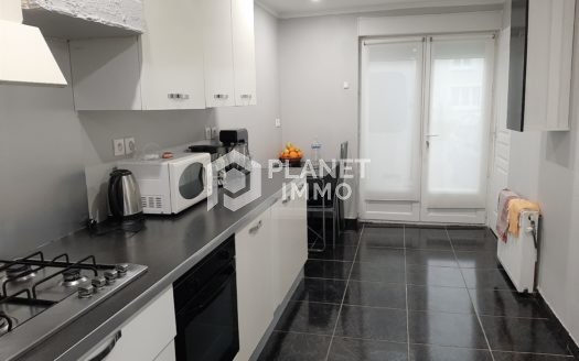 maison libre de 3 côtés