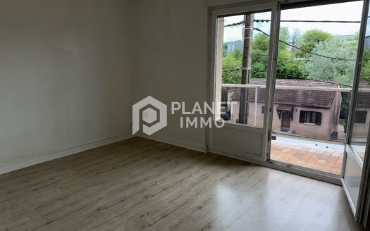 Appartement avec balcon et garage