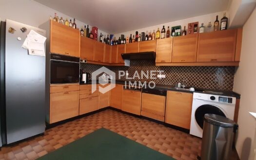 Appartement avec 2 balcons et garage